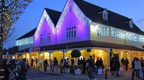 bicester village closing time